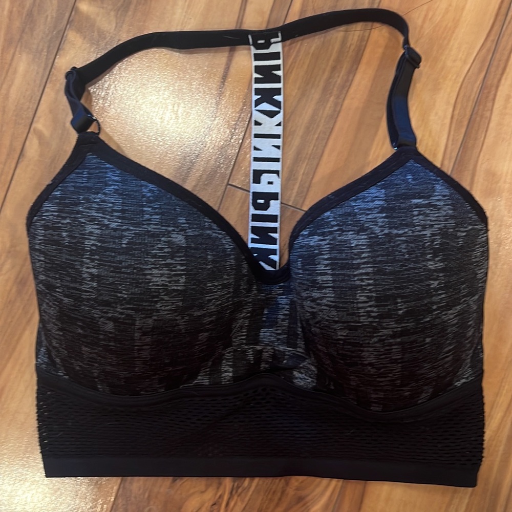 Victoria’s Secret PINK wireless push-up sports bra size S-DD